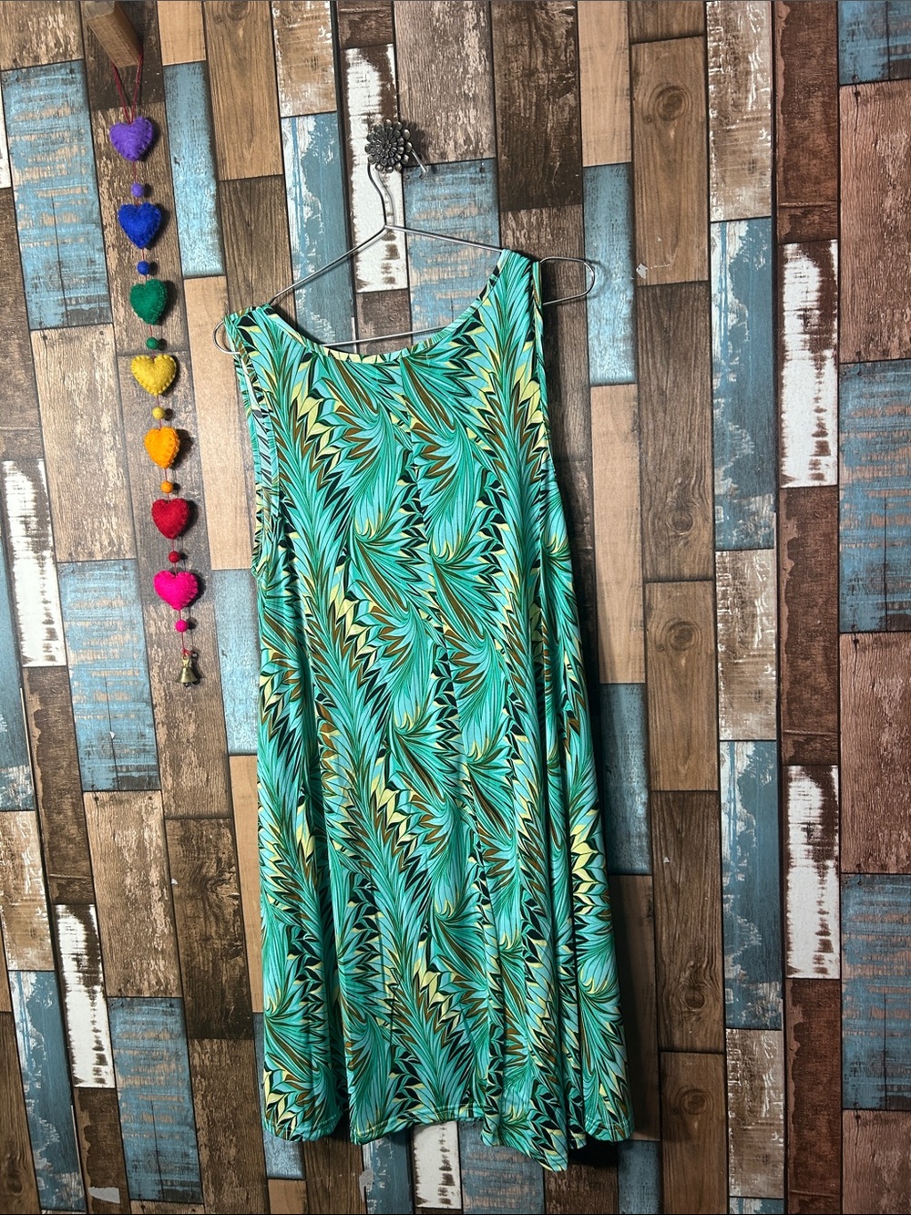 Teal Palm-Print Sleeveless Midi Dress - Picture 13 of 16